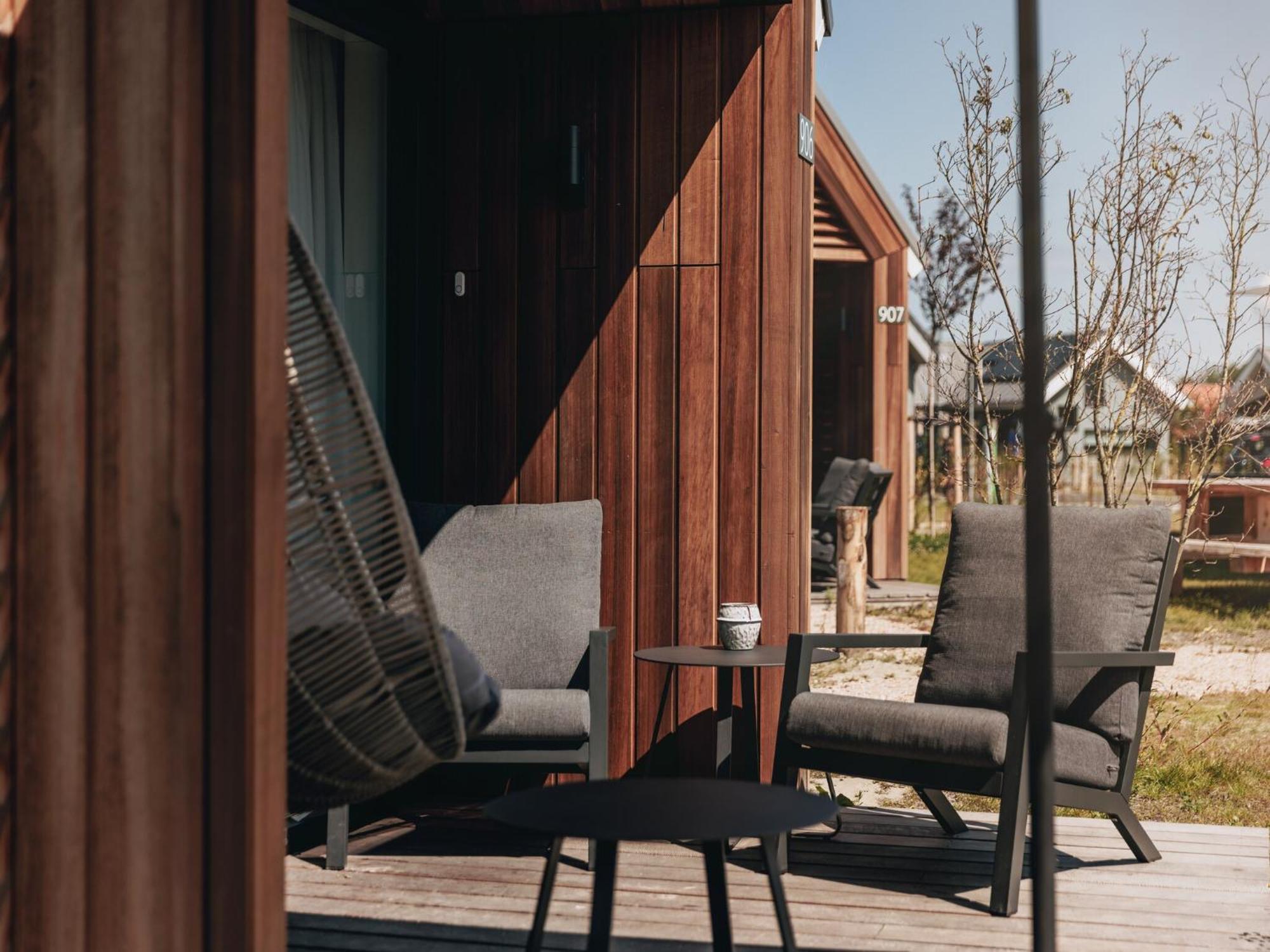 Modern Tiny House With Dishwasher, At 500m * Nieuwvliet
