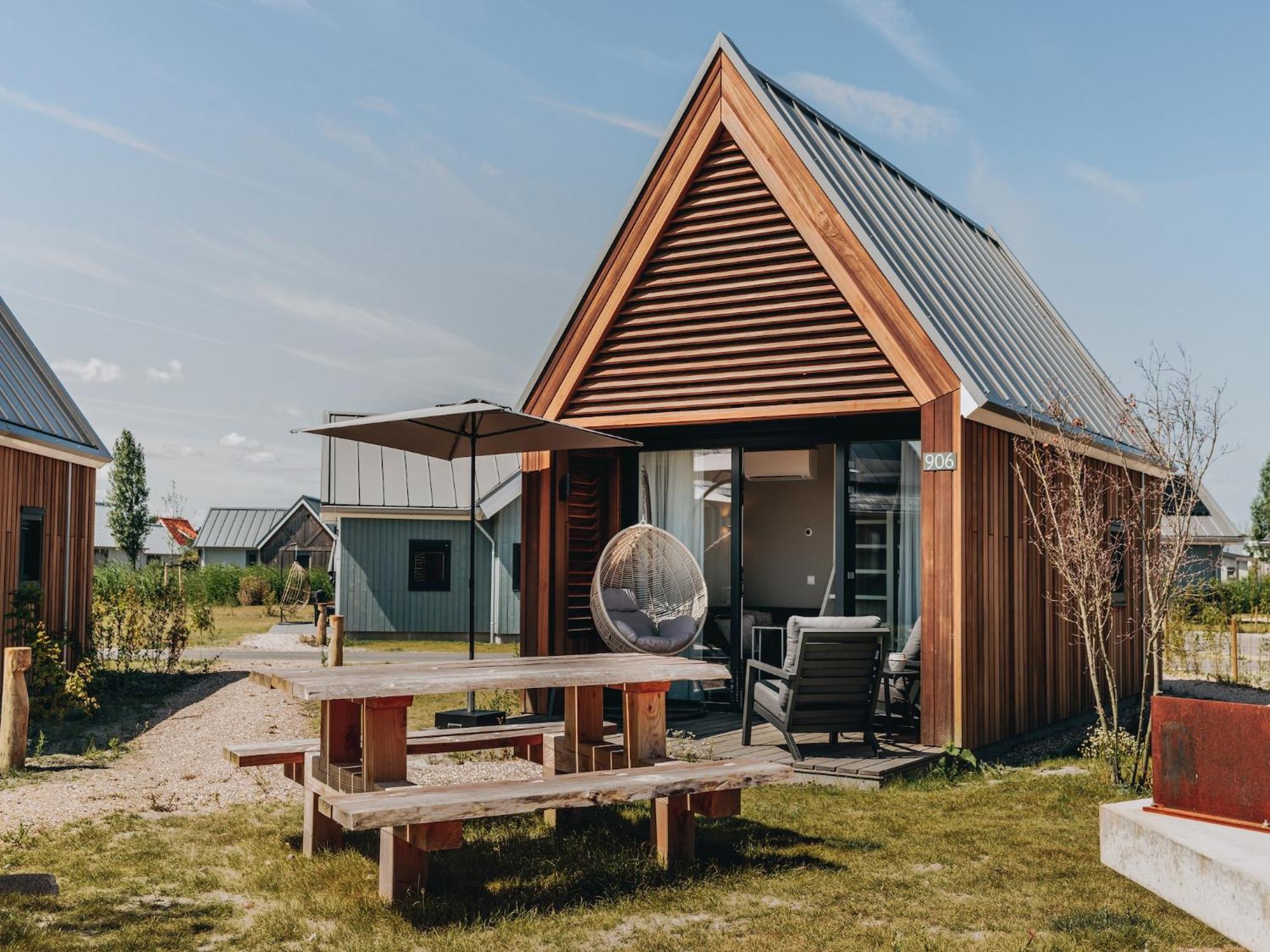 Modern Tiny House With Dishwasher, At 500m